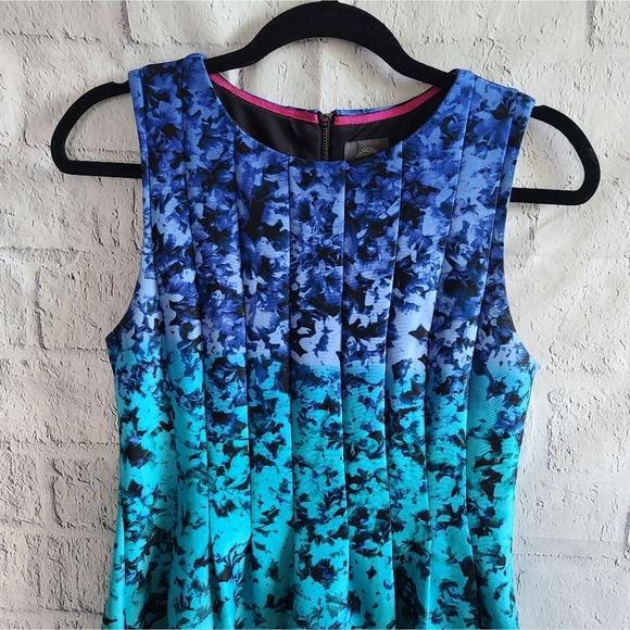 Vince Camuto Blue Ombre Floral Abstract Fit And Flare Dress Size 6 - Picture 3 of 11